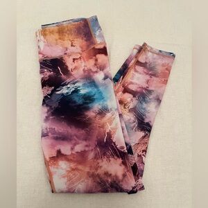 Yelete Active woman’s leggings size Medium 27”inseam